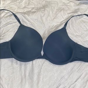 4 for $15 Daisy Fuentes dark gray bra